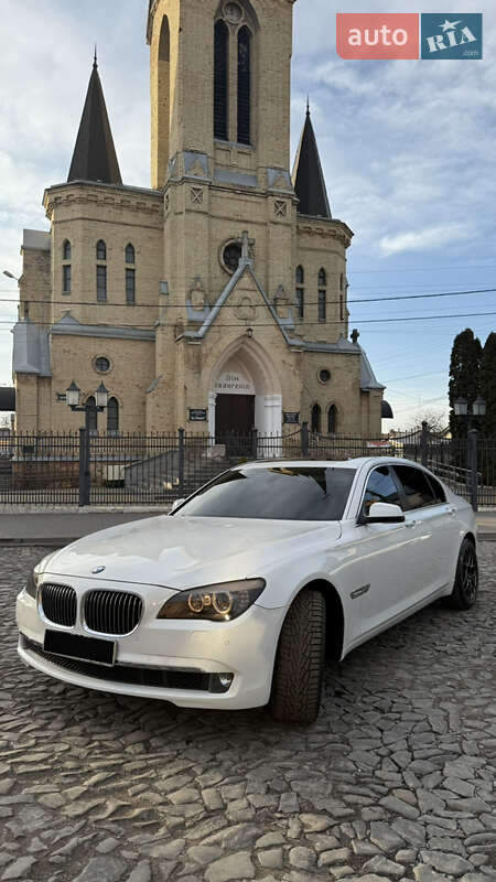 Седан BMW 7 Series 2010 в Луцке