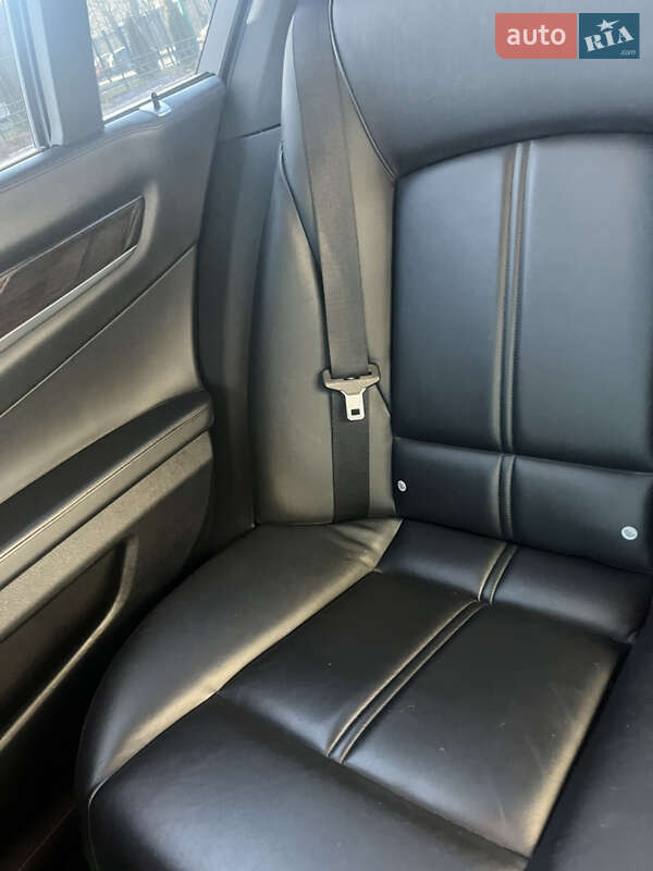 Седан BMW 7 Series 2010 в Луцке