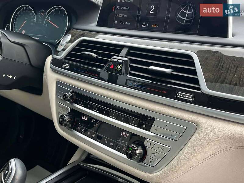 Седан BMW 7 Series 2018 в Львові
