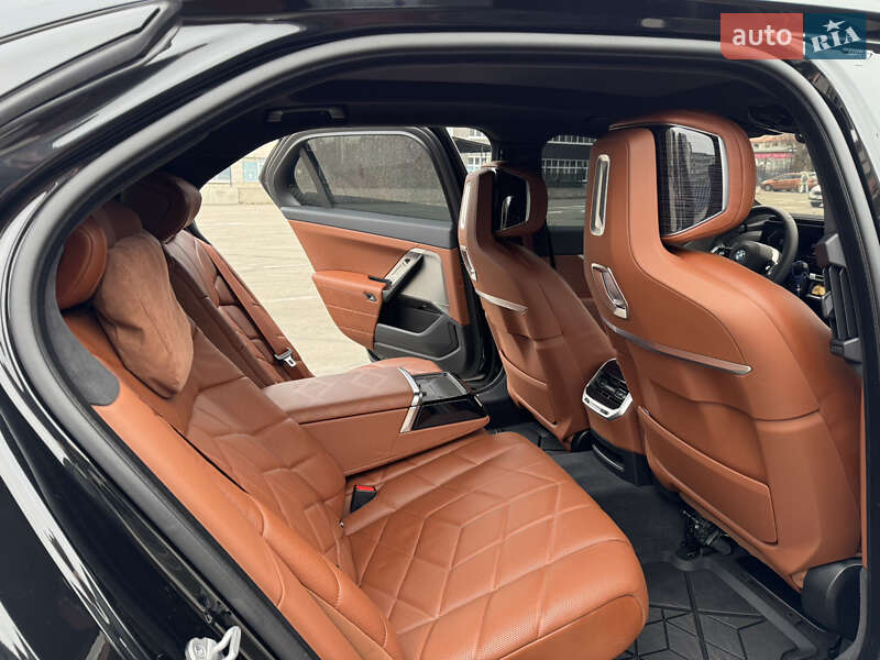 Седан BMW 7 Series 2023 в Киеве фото 26 Седан BMW 7 Series 2023 в Киеве