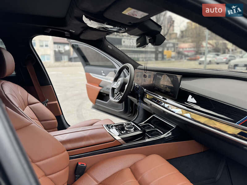 Седан BMW 7 Series 2023 в Киеве фото 37 Седан BMW 7 Series 2023 в Киеве