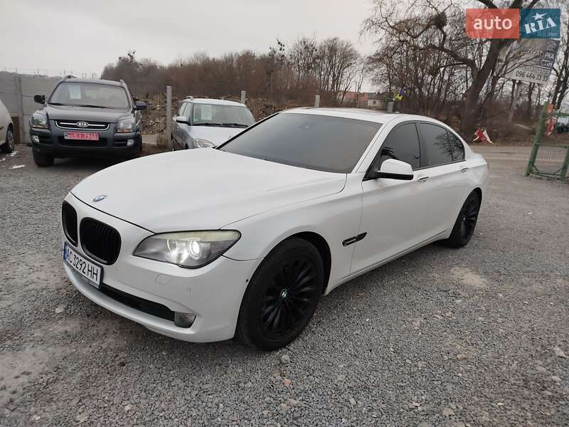 Седан BMW 7 Series 2011 в Ровно