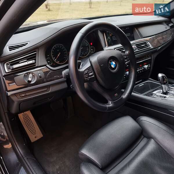 Седан BMW 7 Series 2014 в Львові