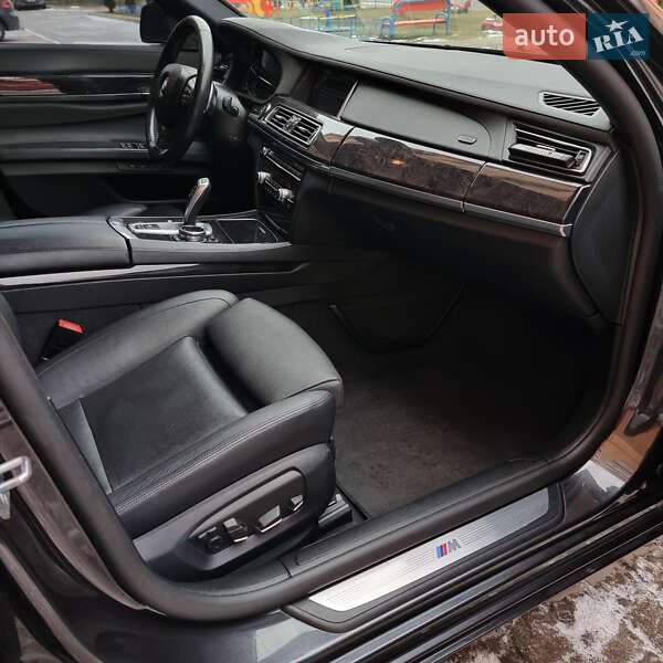 Седан BMW 7 Series 2014 в Львові