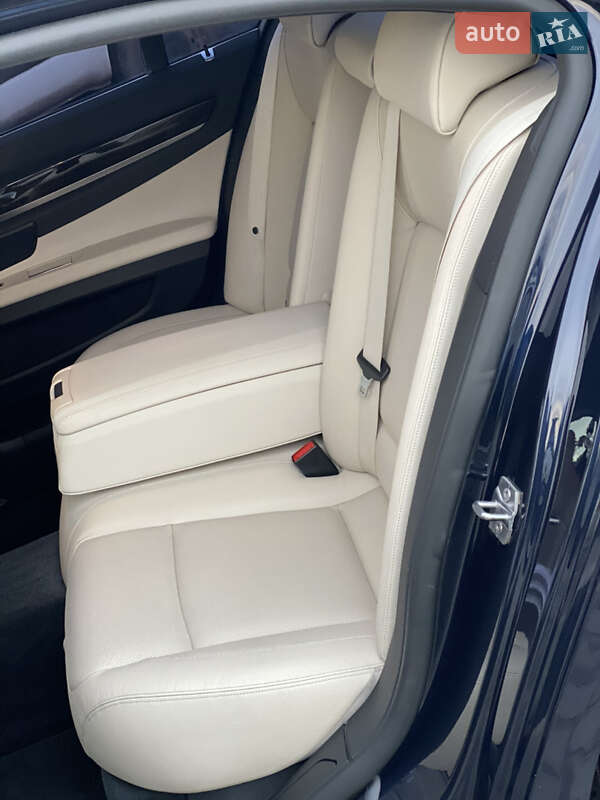 Седан BMW 7 Series 2012 в Луцьку