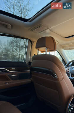 Седан BMW 7 Series 2015 в 