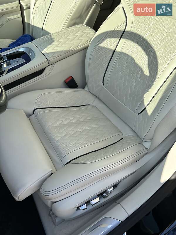 Седан BMW 7 Series 2021 в Львове