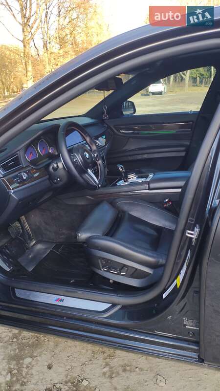 Седан BMW 7 Series 2011 в Чернівцях