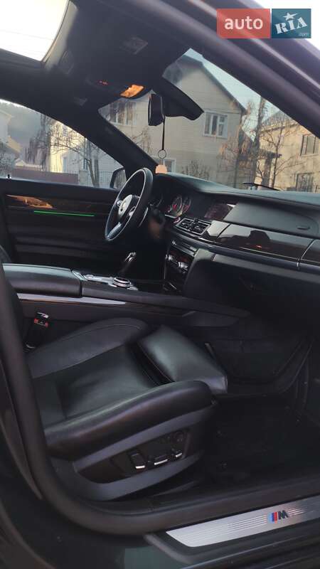 Седан BMW 7 Series 2011 в Чернівцях