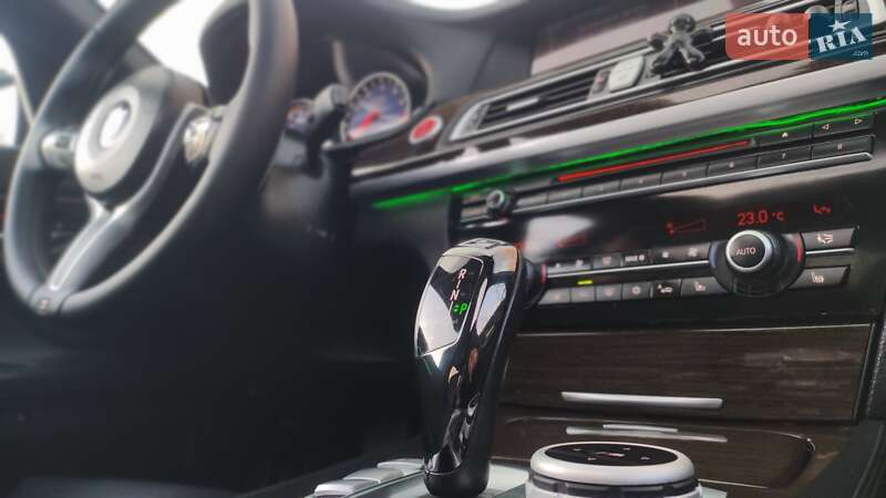 Седан BMW 7 Series 2011 в Чернівцях