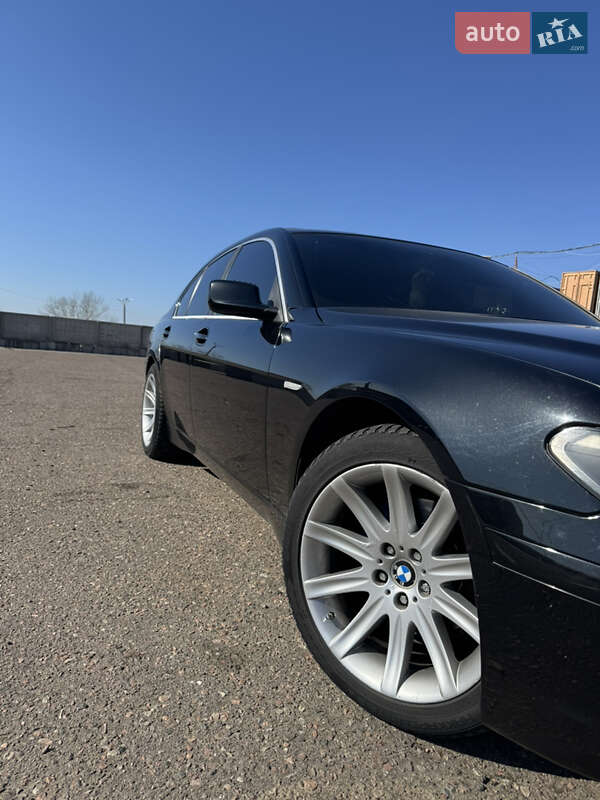 Седан BMW 7 Series 2004 в 
