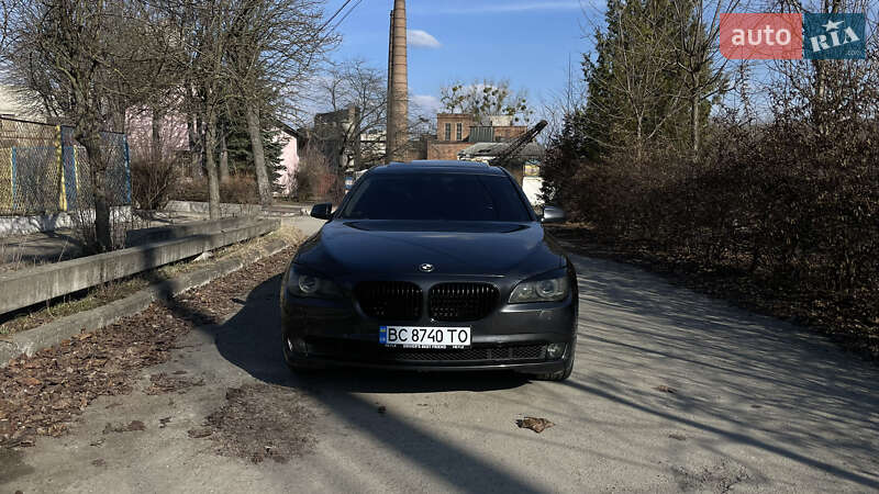 Седан BMW 7 Series 2010 в Львові