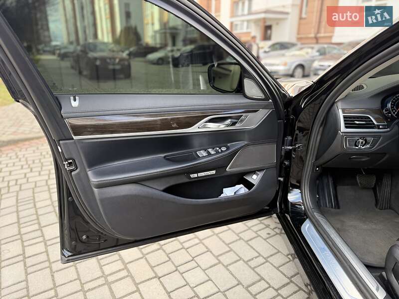Седан BMW 7 Series 2017 в Ивано-Франковске фото 14 Седан BMW 7 Series 2017 в Ивано-Франковске