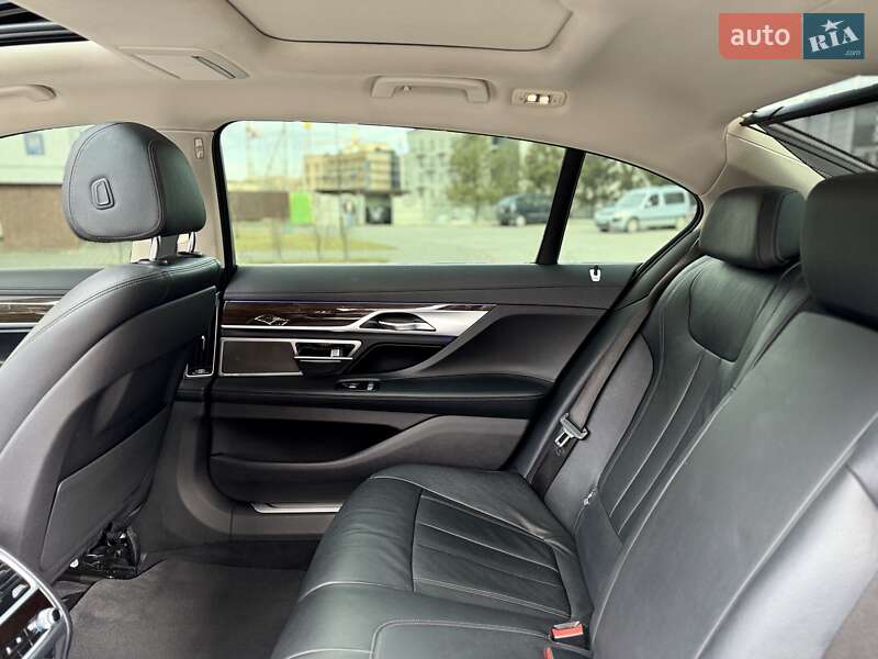 Седан BMW 7 Series 2017 в Ивано-Франковске фото 25 Седан BMW 7 Series 2017 в Ивано-Франковске
