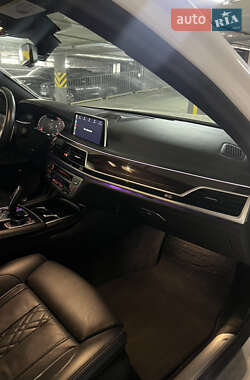 Седан BMW 7 Series 2019 в 