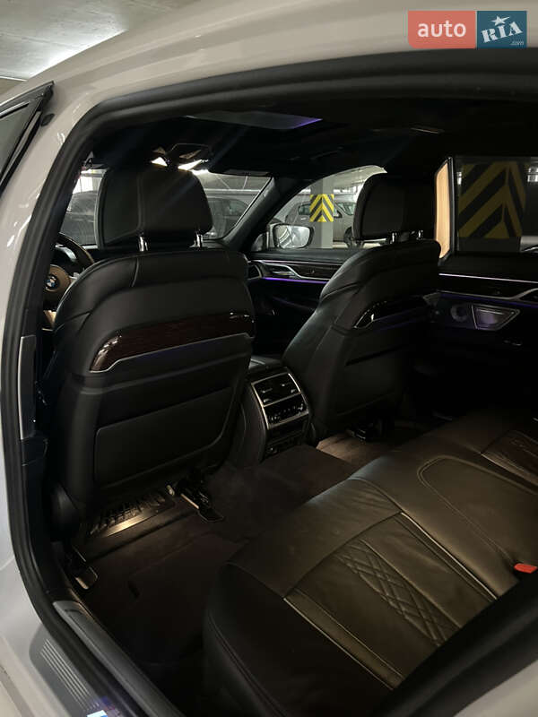 Седан BMW 7 Series 2019 в Киеве фото 27 Седан BMW 7 Series 2019 в Киеве