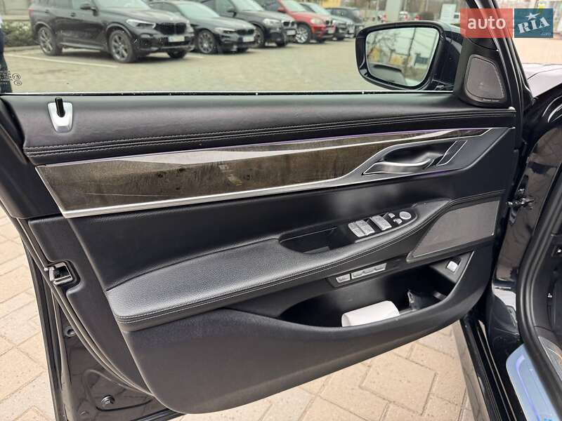 Седан BMW 7 Series 2017 в Виннице