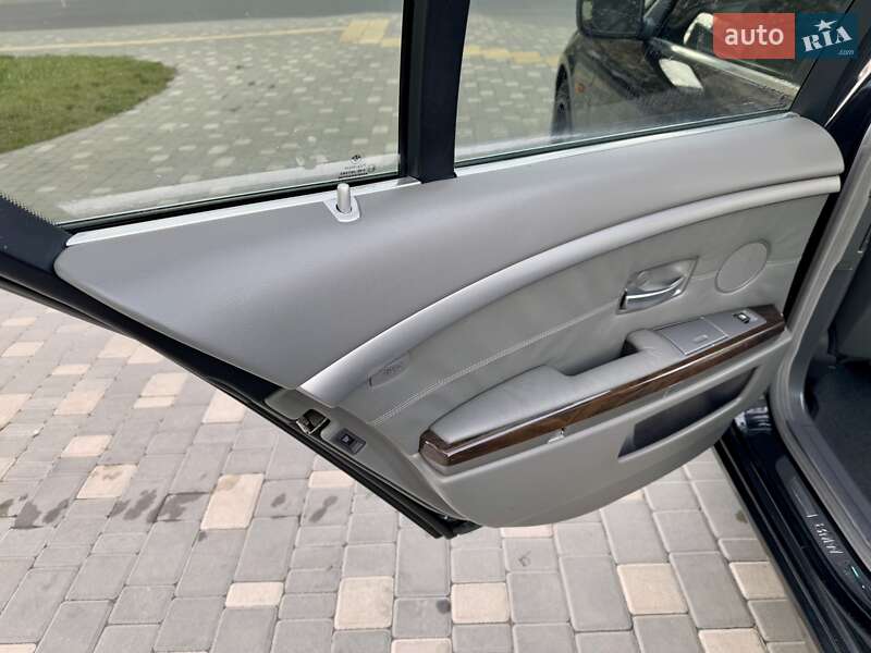 Седан BMW 7 Series 2003 в Одессе
