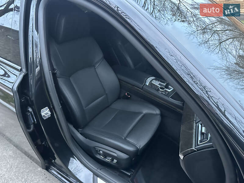 Седан BMW 7 Series 2012 в Днепре