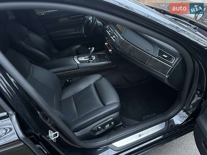 Седан BMW 7 Series 2012 в Днепре
