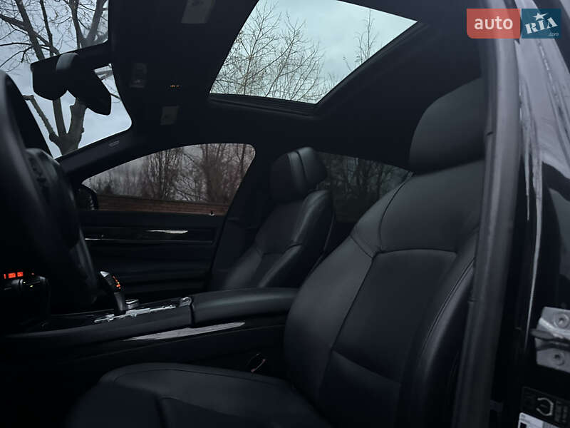 Седан BMW 7 Series 2012 в Днепре