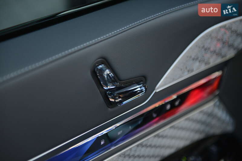 Седан BMW 7 Series 2023 в Мукачево