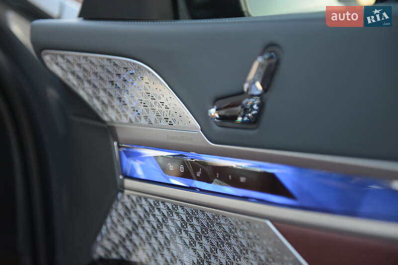 Седан BMW 7 Series 2023 в Мукачево