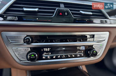 Седан BMW 7 Series 2016 в 