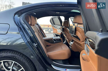 Седан BMW 7 Series 2016 в 