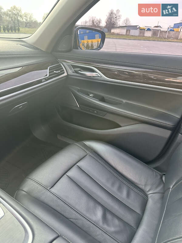 Седан BMW 7 Series 2018 в Киеве