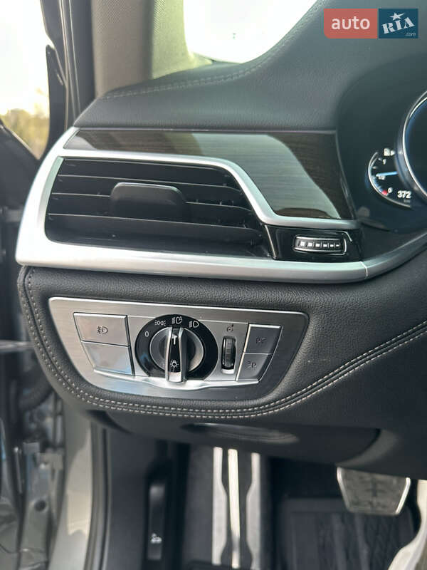 Седан BMW 7 Series 2018 в Киеве