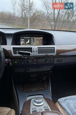 Седан BMW 7 Series 2002 в 
