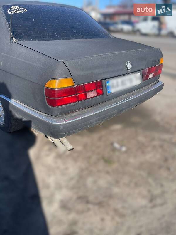 Седан BMW 7 Series 1988 в Корюківці