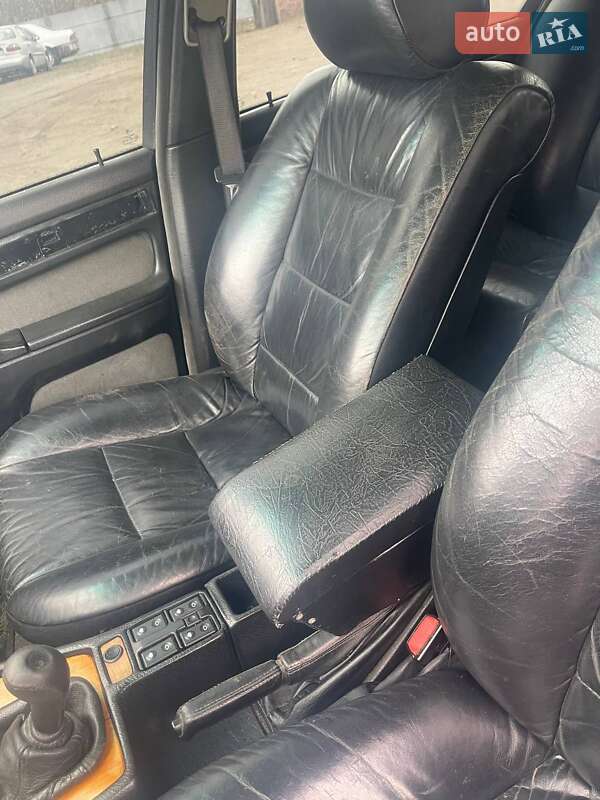 Седан BMW 7 Series 1988 в Корюківці