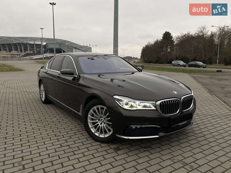 Седан BMW 7 Series 2016 в Львові