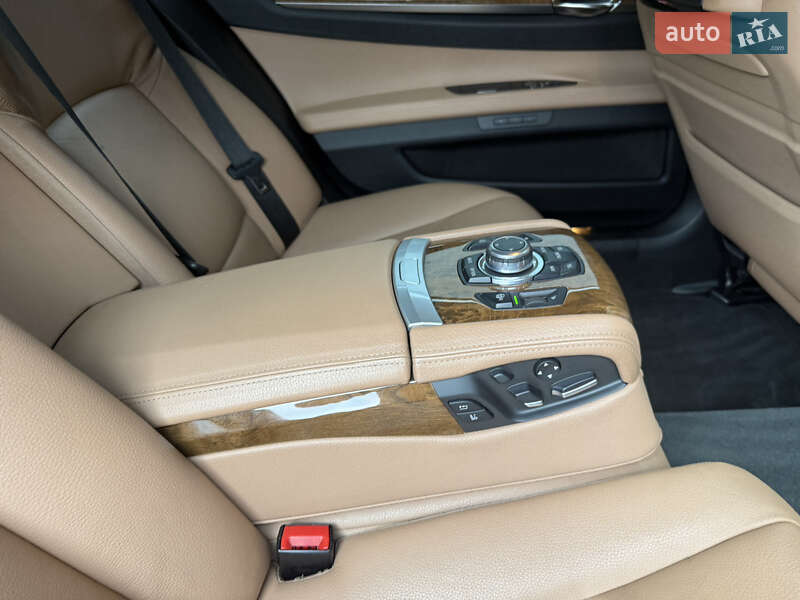 Седан BMW 7 Series 2012 в Одесі