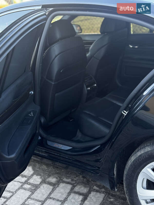 Седан BMW 7 Series 2012 в Луцке