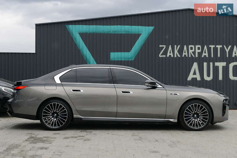 Седан BMW 7 Series 2024 в Мукачево