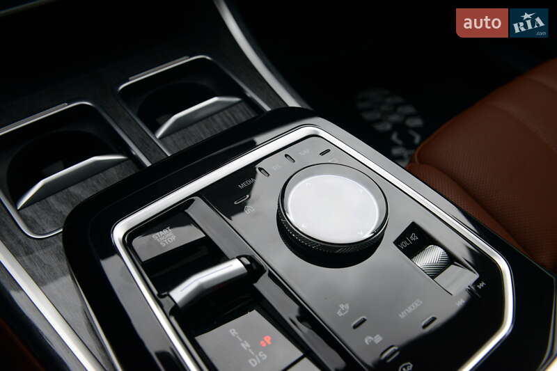 Седан BMW 7 Series 2024 в Мукачево