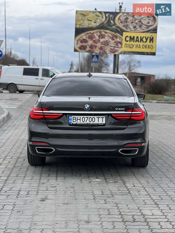 Седан BMW 7 Series 2015 в Львові