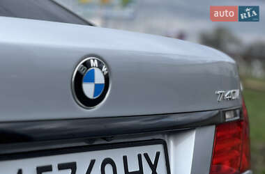 Седан BMW 7 Series 2010 в 