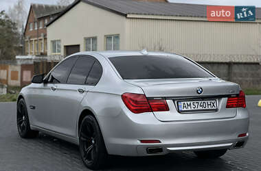 Седан BMW 7 Series 2010 в 