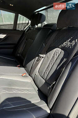Седан BMW 7 Series 2022 в 