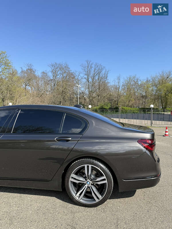 Седан BMW 7 Series 2015 в Одессе