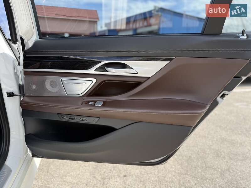 Седан BMW 7 Series 2018 в Киеве