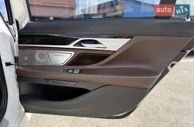 Седан BMW 7 Series 2018 в 