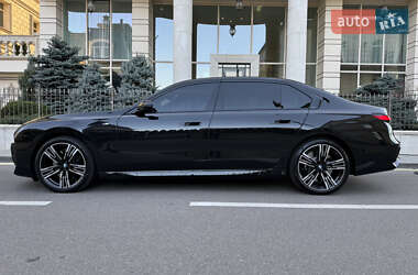 Седан BMW 7 Series 2023 в 