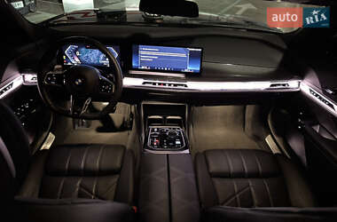 Седан BMW 7 Series 2023 в 