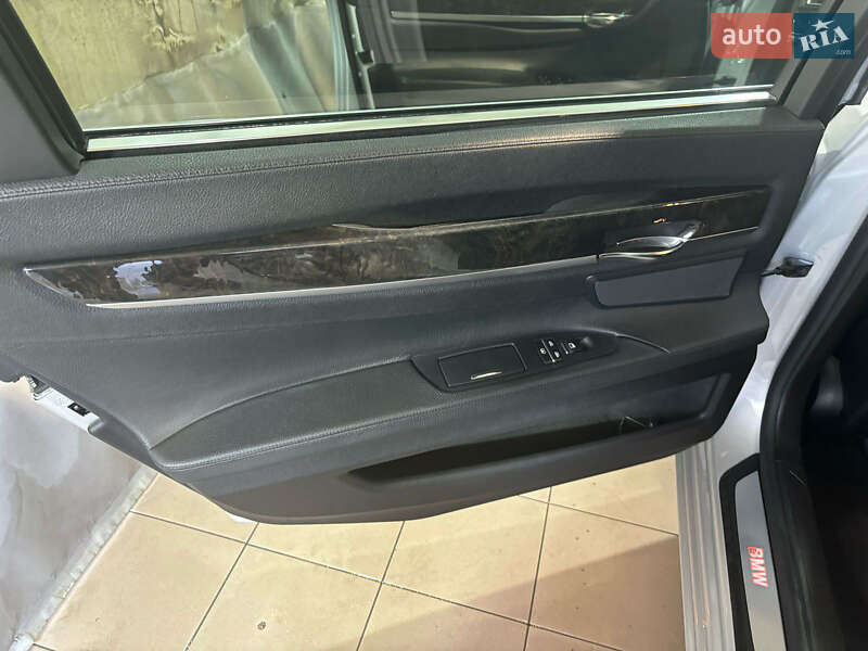 Седан BMW 7 Series 2011 в Киеве фото 6 Седан BMW 7 Series 2011 в Киеве