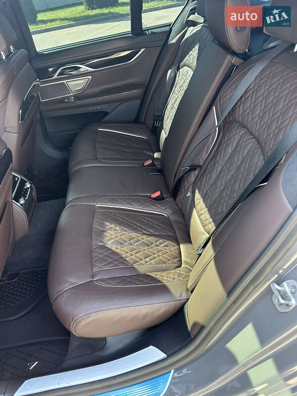 Седан BMW 7 Series 2021 в Александрие фото 40 Седан BMW 7 Series 2021 в Александрие